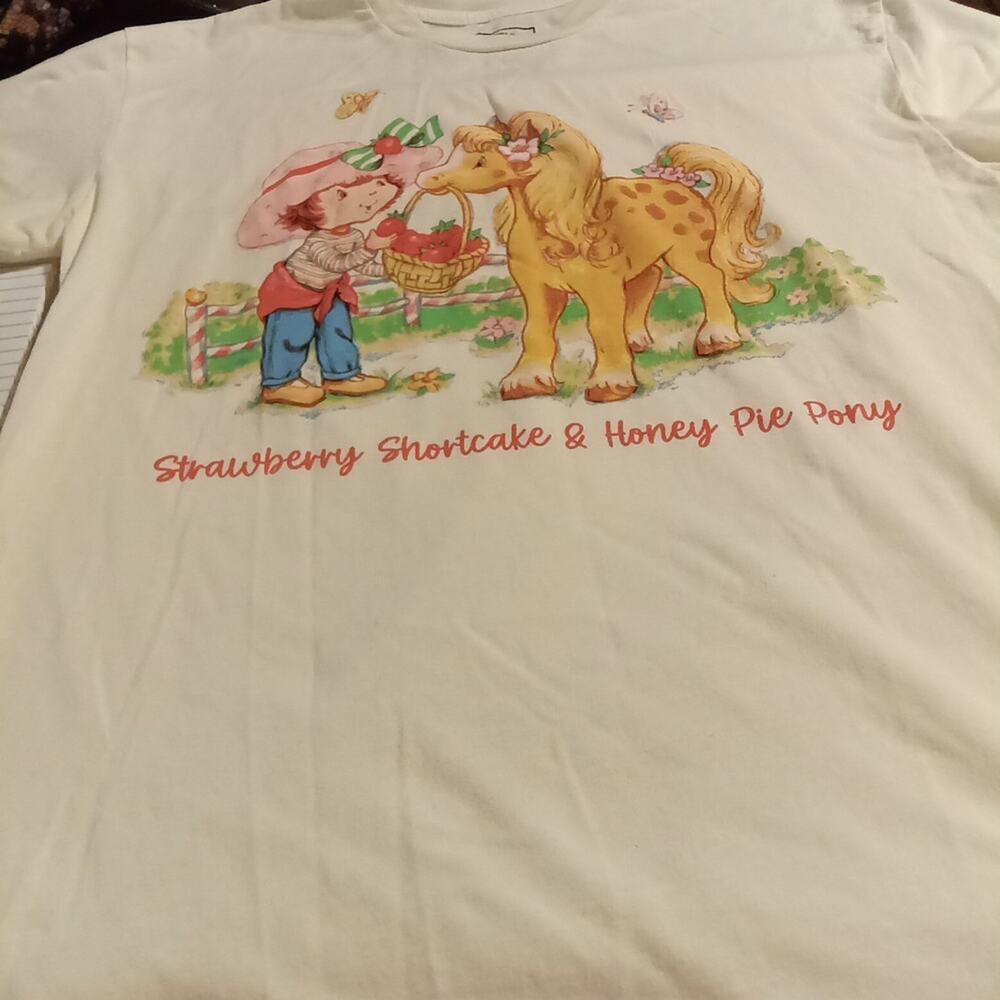 Strawberry Shortcake T Shirt LG. Honey Pie Short Sleeve Ivory Graphic Tee Women